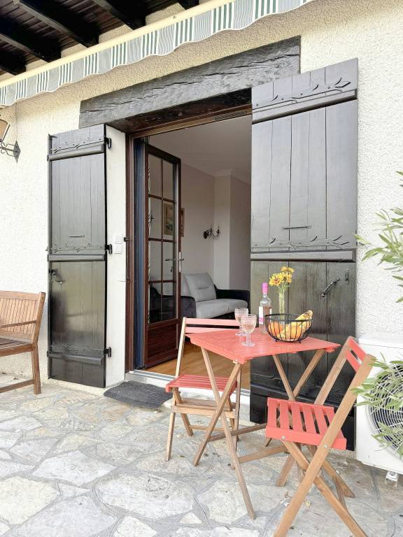 Fully equipped pleasant holiday apartment with pool, yard & patio | Dogs allowed — photo 3