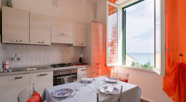 Holiday apartment with 2 rooms for 6 persons — photo 3
