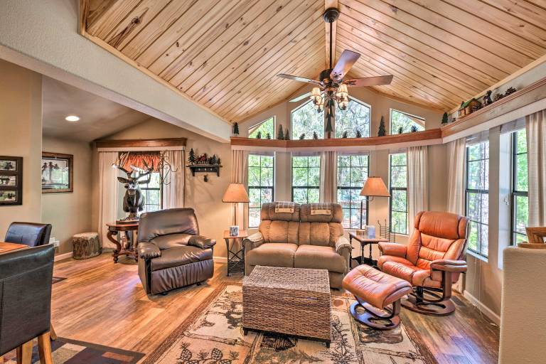 Gateway to Sunrise Resort! Show Low Cabin w/ Deck — photo 5
