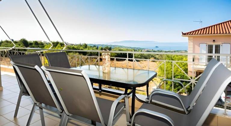 Apartment with terrace | Pets are welcome in Kefalonia