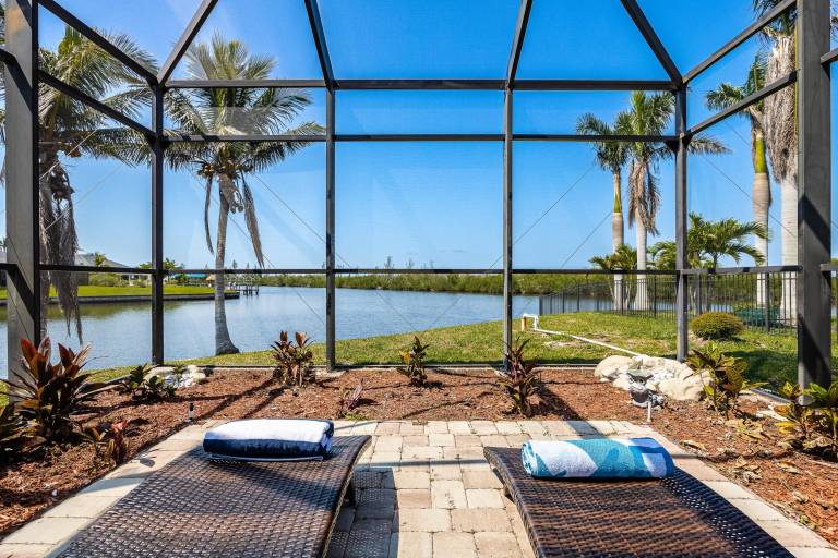 SIMPLY AMAZING - Water views, Sunsets, Pool & Spa, Bikes & Kayaks - Villa Mangrove - Roelens — photo 3