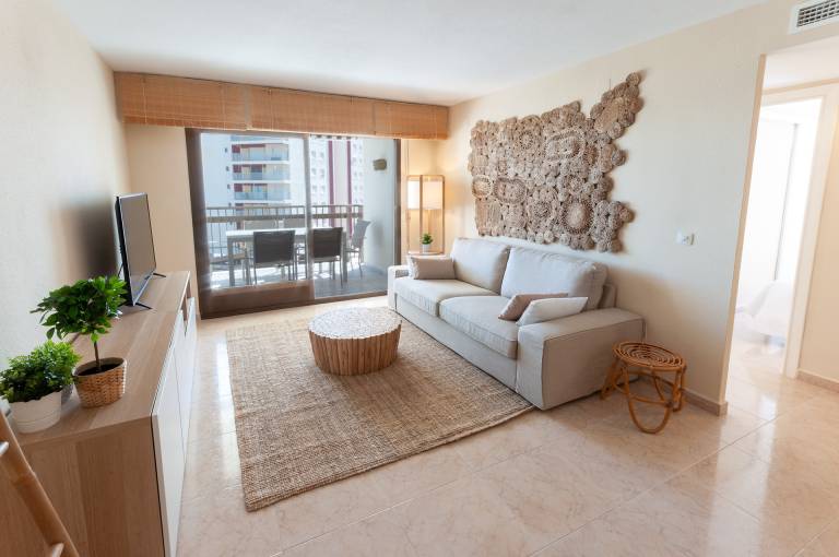 Apartment with pool, garden & patio — photo 4