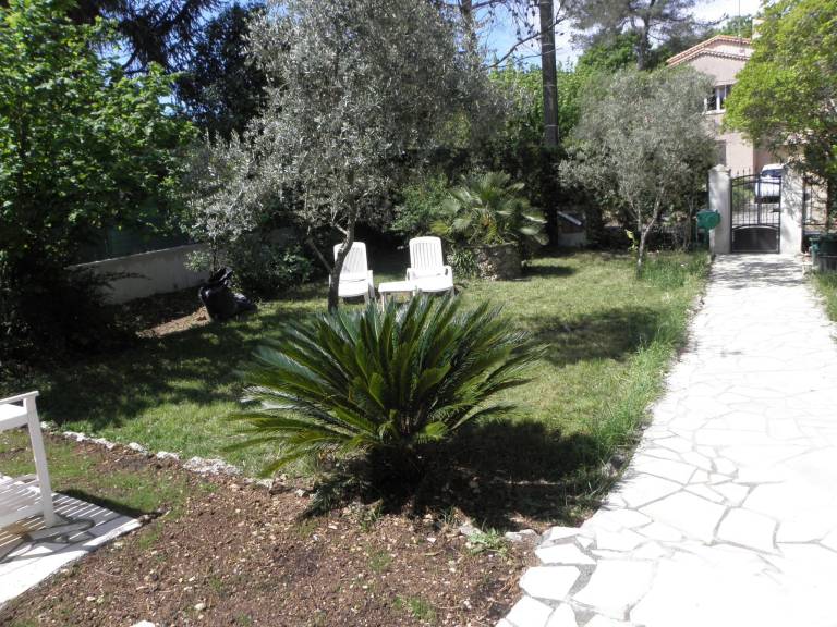 House with patio & grill — photo 5