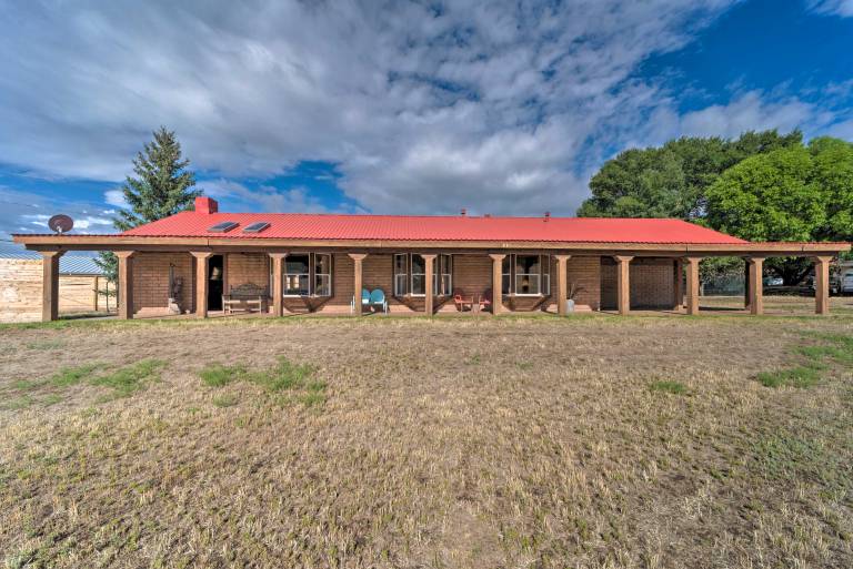 Rustic Ranch Retreat w/ Yard: 16 Mi to Ski Apache! in Ruidoso, NM