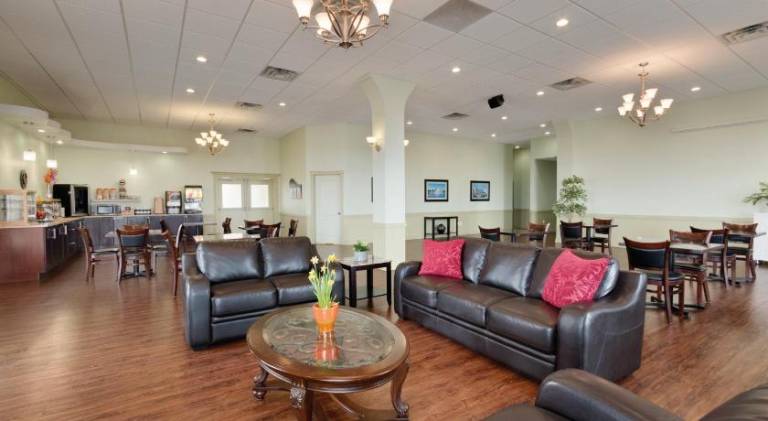 Quality Inn & Suites — photo 3
