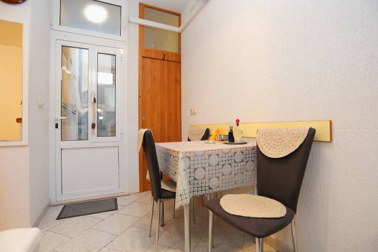 Three bedroom apartment with terrace and sea view Podgora, Makarska (A-16476-a) — photo 4