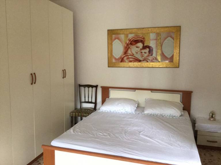 Holiday apartment with garden & barbeque | Garden view — photo 5