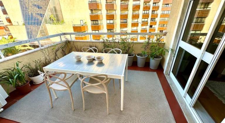 Apartment with pool — photo 4