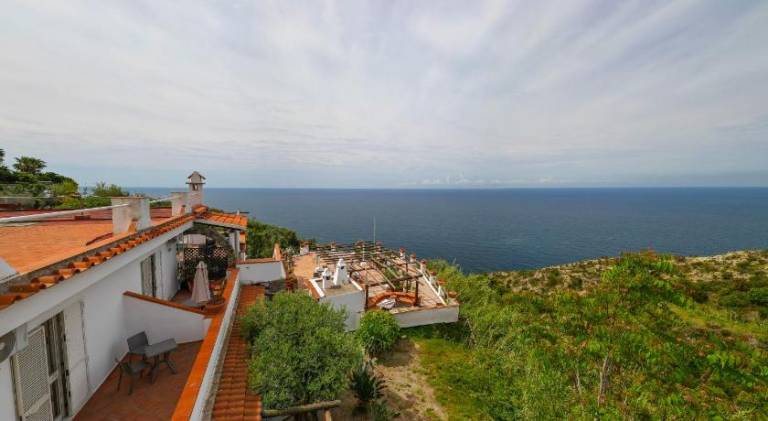 Resort Punto Azzurro in Serrara Fontana