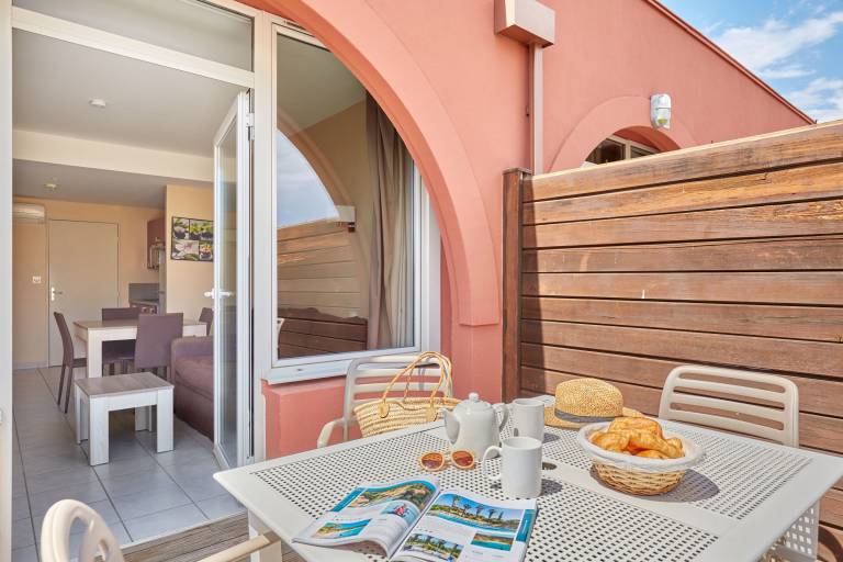 Child-friendly lovely studio with pool & patio | Close to the beach | Pet-friendly — photo 2