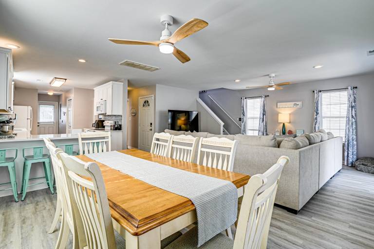 Walk to Ocean: Surfside Beach Gem w/ Private Pool — photo 4