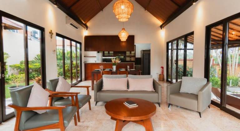 House with private pool, garden & patio | Suitable for remote work — photo 3