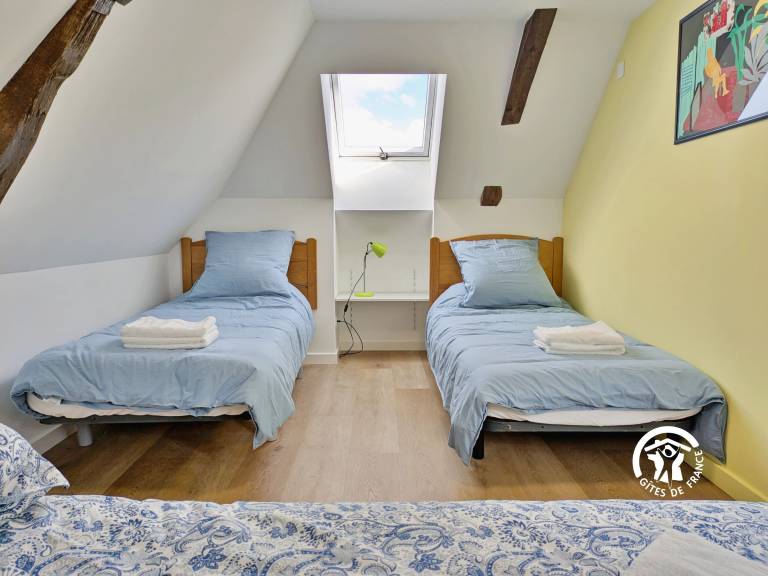 Modern cottage in Louverné, sleeps 6-8, pets allowed, parking — photo 3