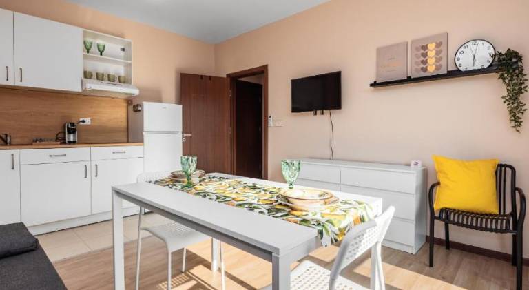 Rental apartment with pool — photo 4