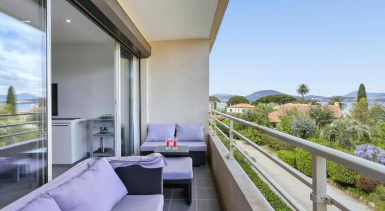 Fully equipped rental apartment with terrace & garden | Close to the beach | Good for workation | Pets are welcome in Saint-Tropez