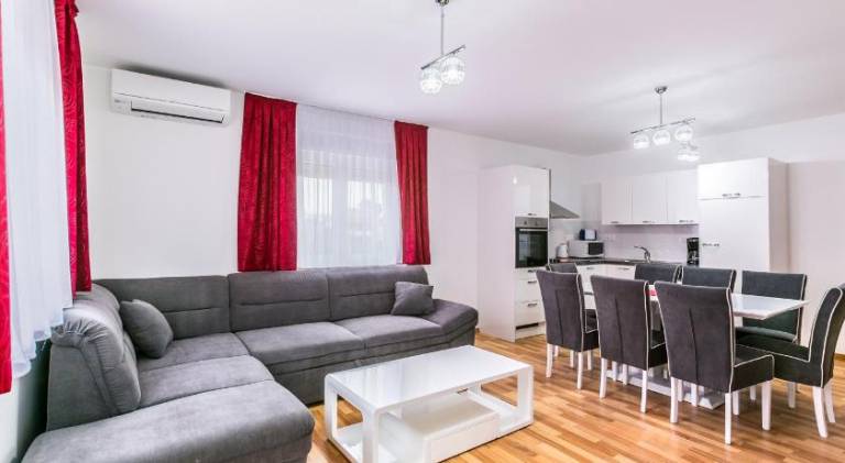 Bed & Breakfast  Pula