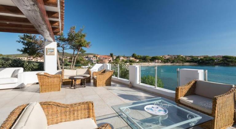 Villa with pool — photo 2
