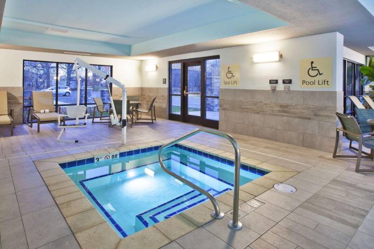 Hampton Inn & Suites Alliance — photo 5