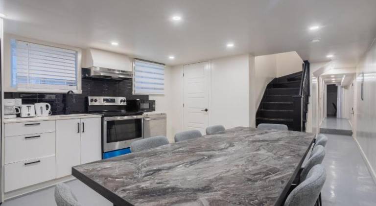 Stylish 4BR in the heart of Plateau Montreal — photo 3