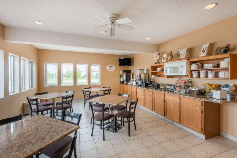 Super 8 By Wyndham Fort Dodge Ia — photo 3