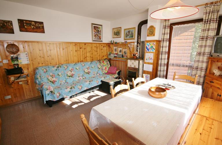 Rental apartment with patio — photo 4