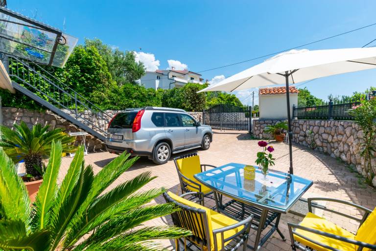 Vacation home with grill & garden | Garden view — photo 2
