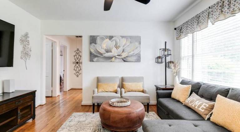 Wonderful house | Perfect for remote work | Dogs allowed in Richmond, BC