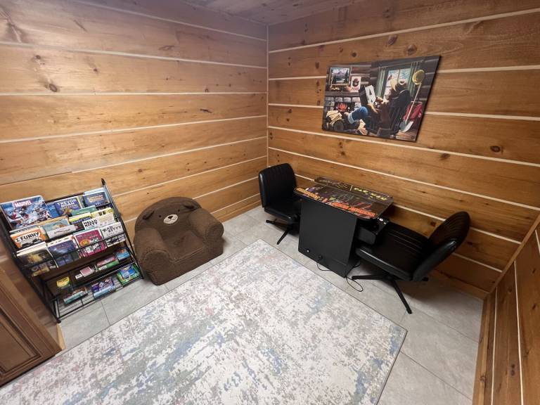 Cabin with hot tub, grill & terrace | Mountain view — photo 4