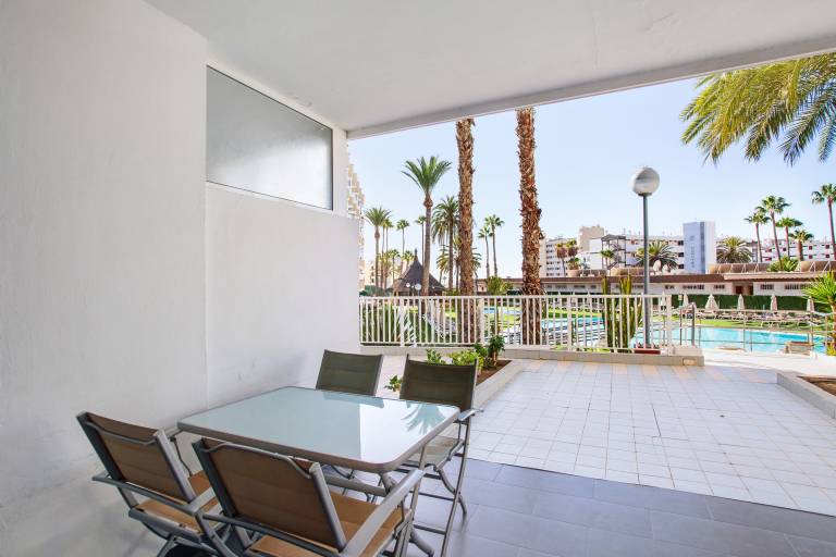 Vacation Apartment 'Beautiful 1115 Central' with Sea View, Wi-Fi and Air Conditioning in San Bartolomé de Tirajana