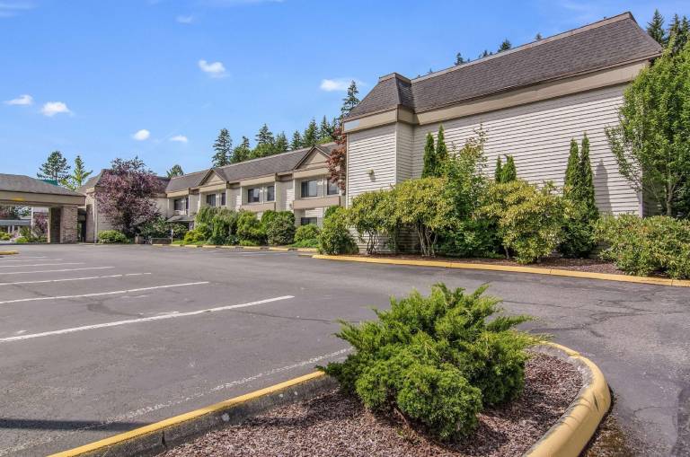 GuestHouse Inn & Suites Poulsbo
