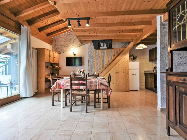 Holiday apartment with barbecue & terrace | Mountain view — photo 2