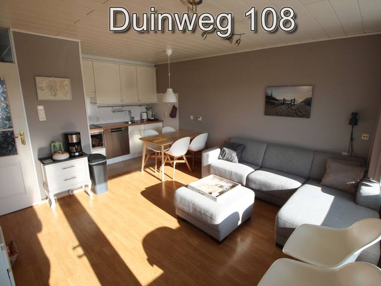 Apartment with pool — photo 3