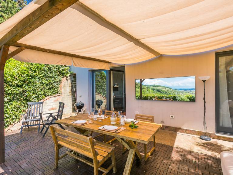 Vacation home with terrace & yard | Nature view — photo 5