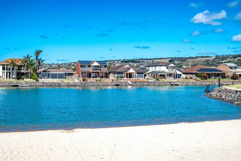 House  Encounter Bay