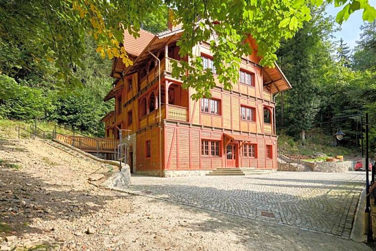 Hotel apartamentowy  Międzygórze