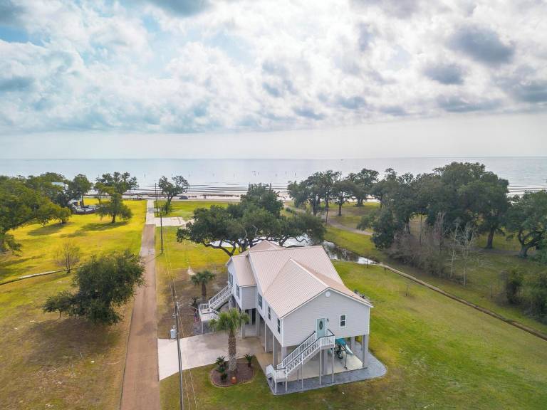 House  Waveland