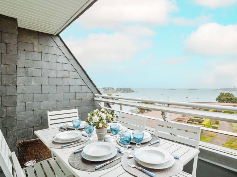 Rental apartment with garden & patio | Sea view — photo 4