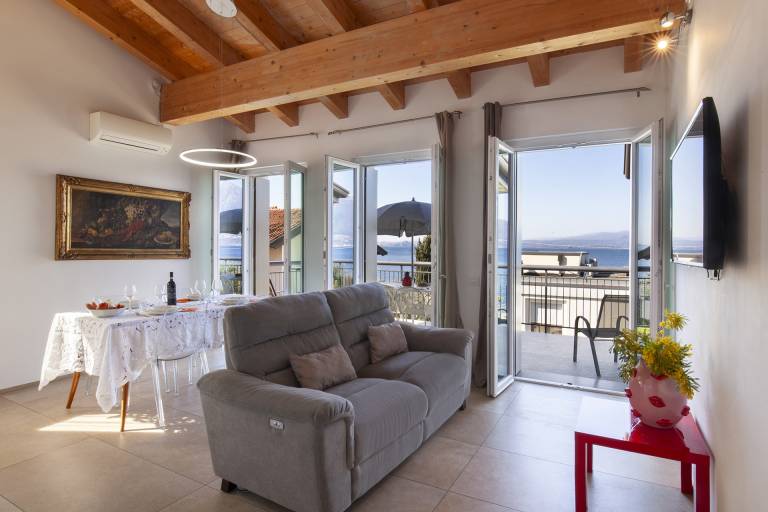 Ferienwohnung mit Hund inTorri del Benaco, Torri Del Benaco S.remo Gardasee f&uuml;r max. 4 Personen