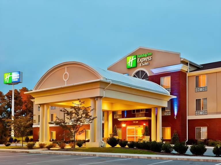 Holiday Inn Express Hotel & Suites Dickson By IHG in Dickson, TN