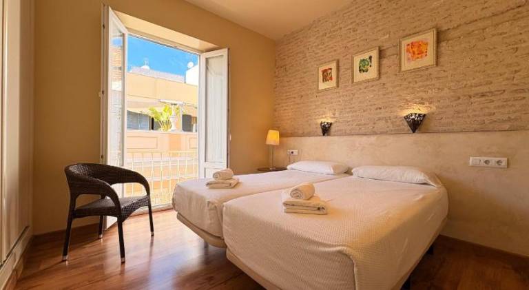 Rental apartment with patio | Close to Maestranza in Seville