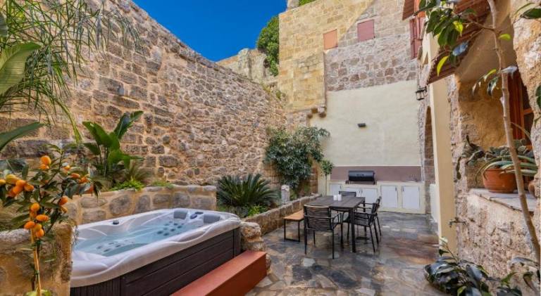 Nice holiday apartment with pool | Dogs allowed in Rhodes