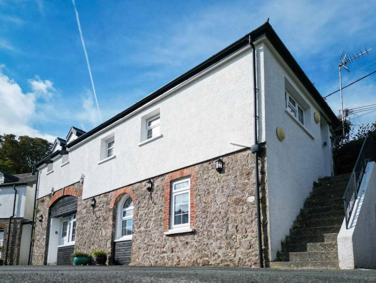 Children-friendly apartment with fast internet | Beach view | Dogs allowed in Tenby
