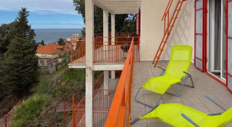 Rental apartment with patio | Perfect for remote work — photo 2