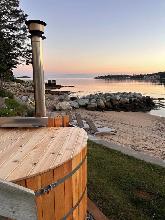 Cabin Boutiliers Point