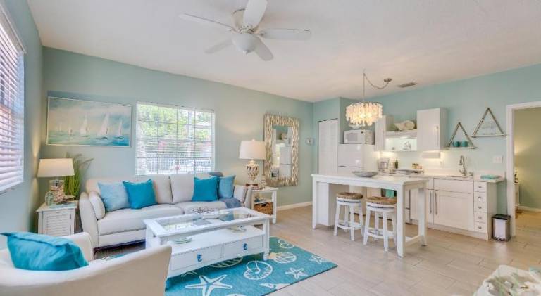 Beautiful apartment | Pets are welcome in Miami, FL
