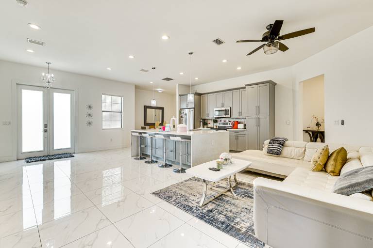 Day Trip to Fort Myers Beach: Pet-Friendly Home! — photo 5