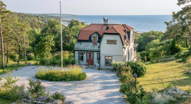 Nice house with garden, BBQ & terrace | Close to the beach | Dogs allowed in Visby