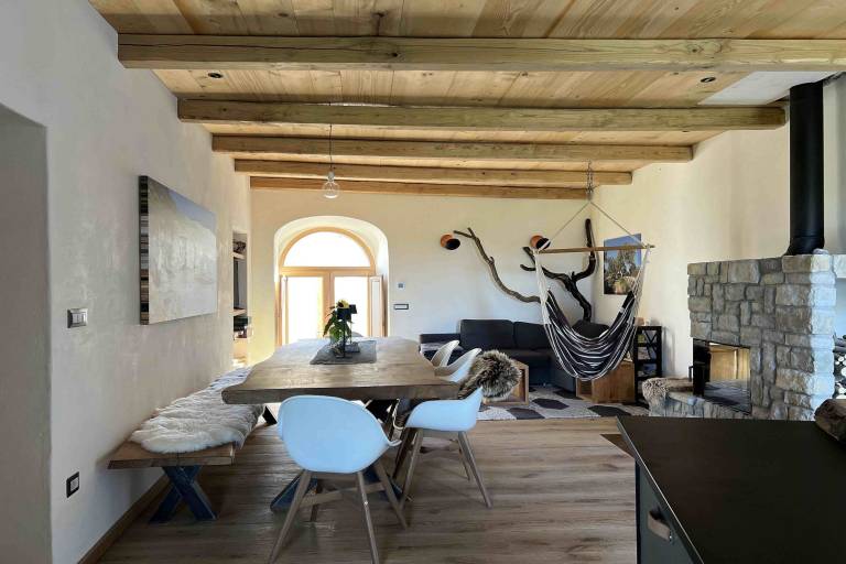 Vacation home with grill, garden & terrace | Mountain view — photo 2