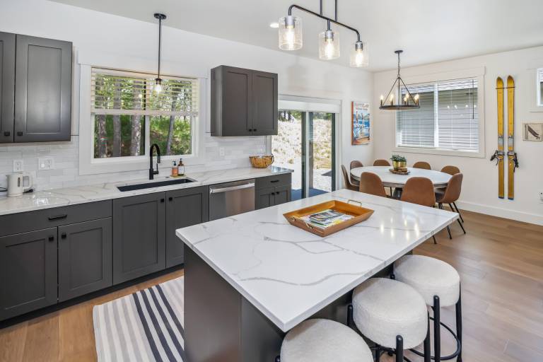 Family-oriented vacation home with BBQ | Mountain view | Good for workation | Dogs allowed — photo 5