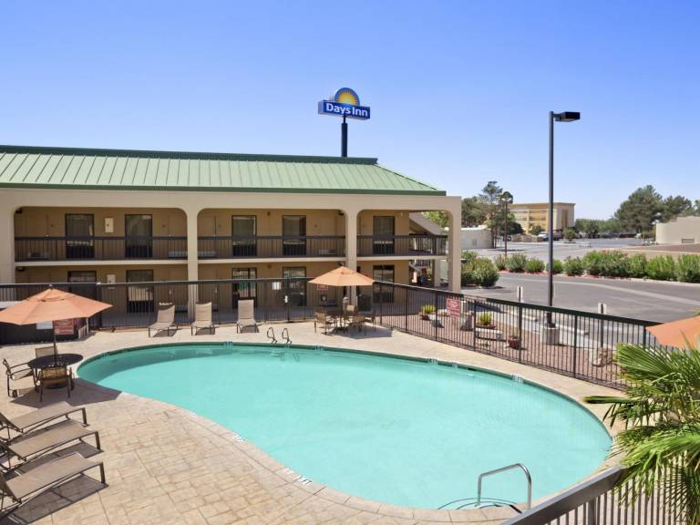 Days Inn by Wyndham Las Cruces — photo 2